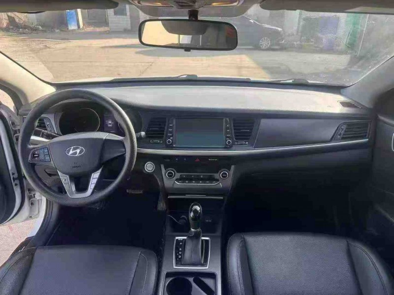 郑州20年现代名图4