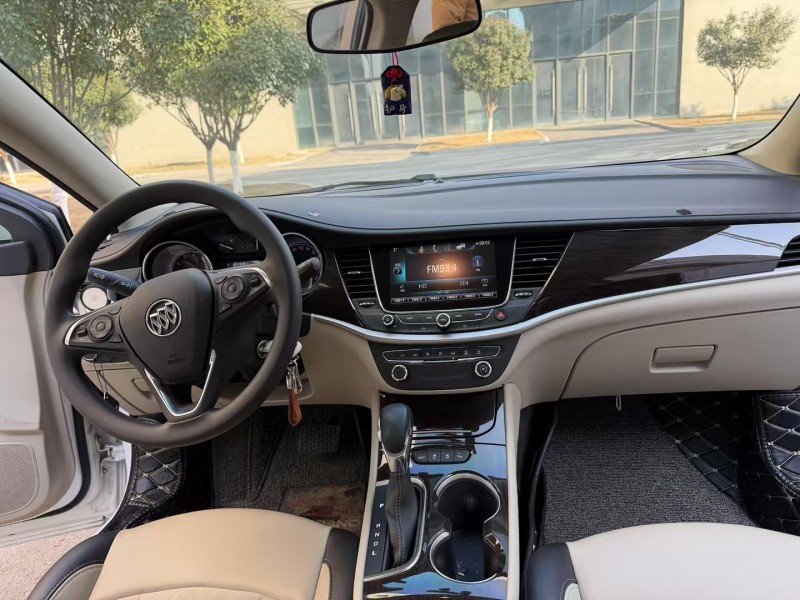 宿迁18年别克威朗5