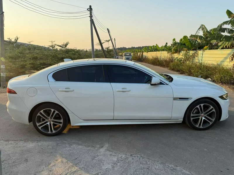 中山23年捷豹XE5