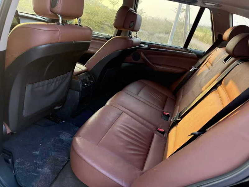 中山13年宝马X58