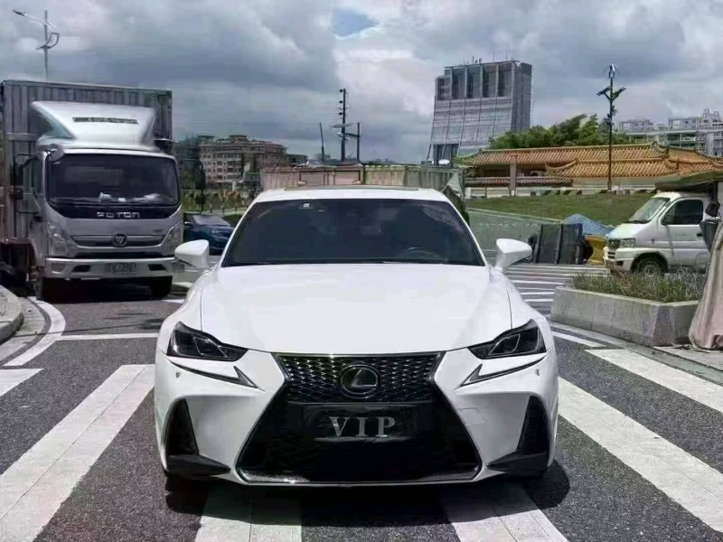 广州19年雷克萨斯IS1