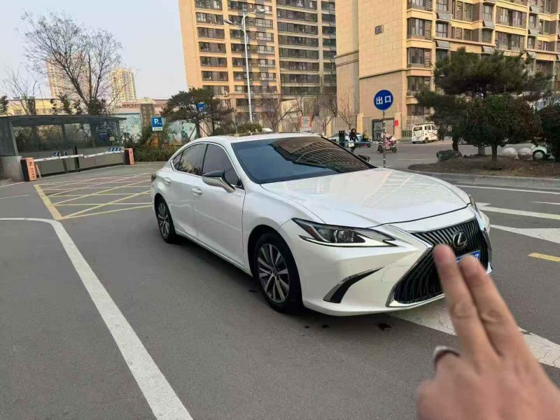 潍坊19年雷克萨斯ES2