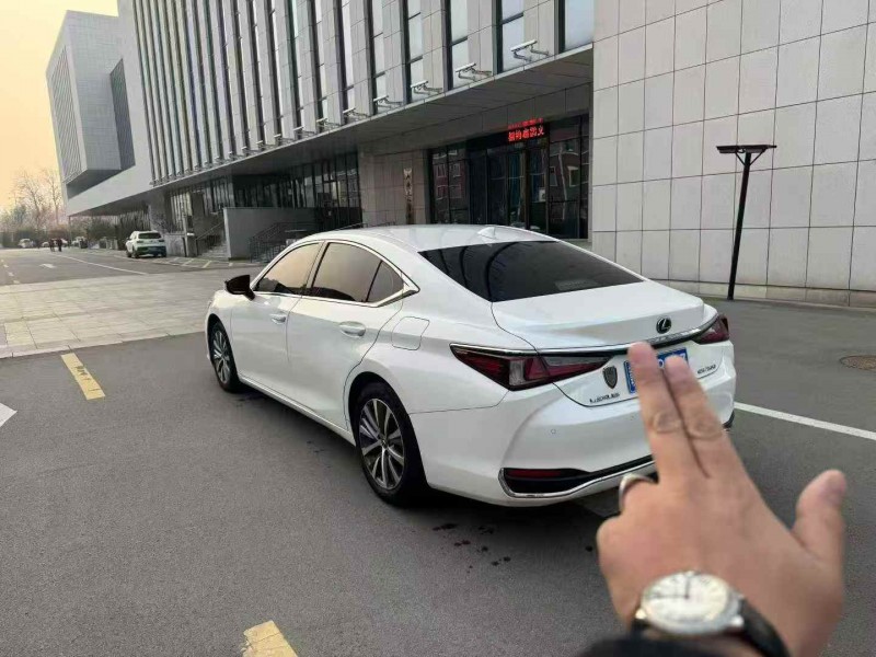 潍坊19年雷克萨斯ES7