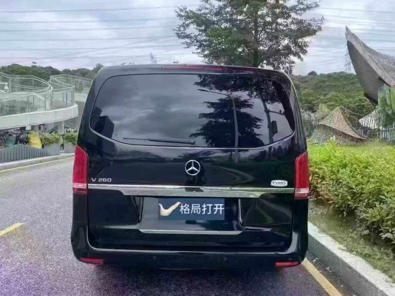 深圳18年奔驰V9