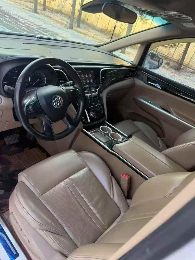 巴彦淖尔17年别克GL86