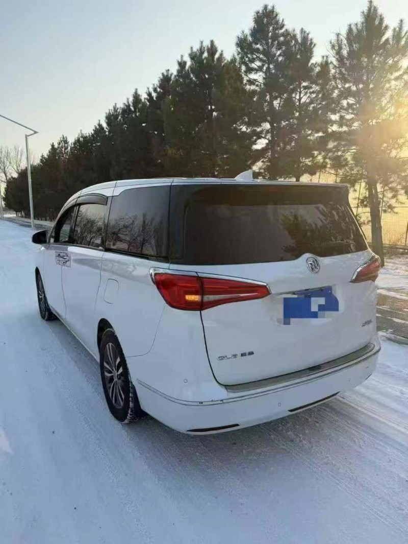 巴彦淖尔17年别克GL87