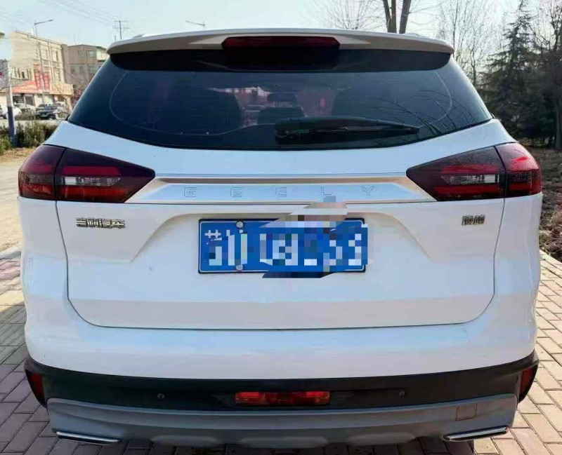 青岛20年吉利博越9