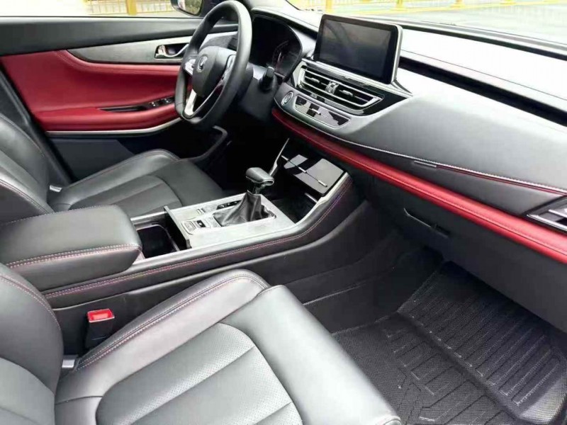 张家界23年长安汽车CS756