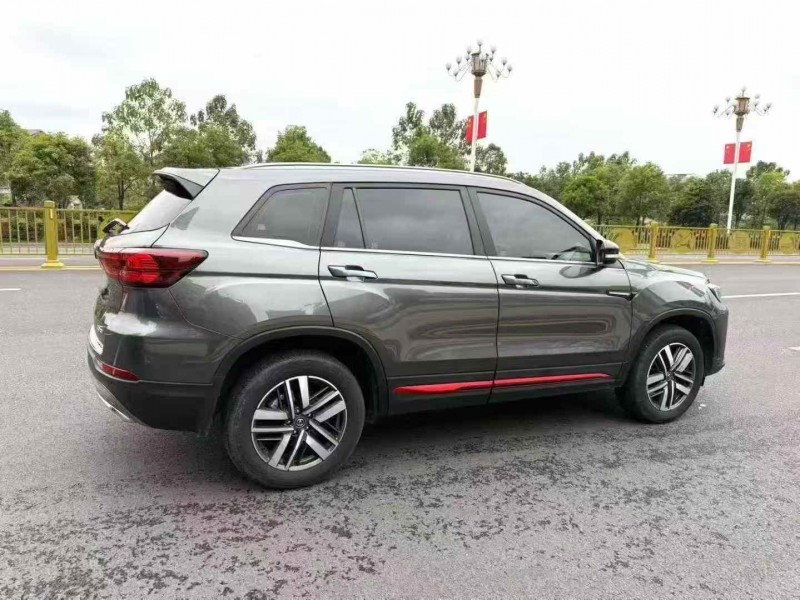 张家界23年长安汽车CS757