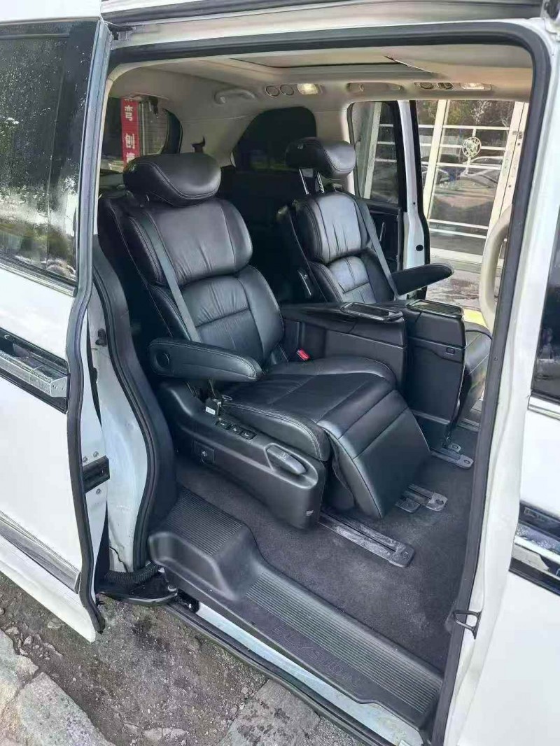 贵港17年本田艾力绅6