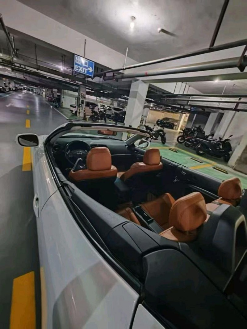 广州14年雷克萨斯IS9