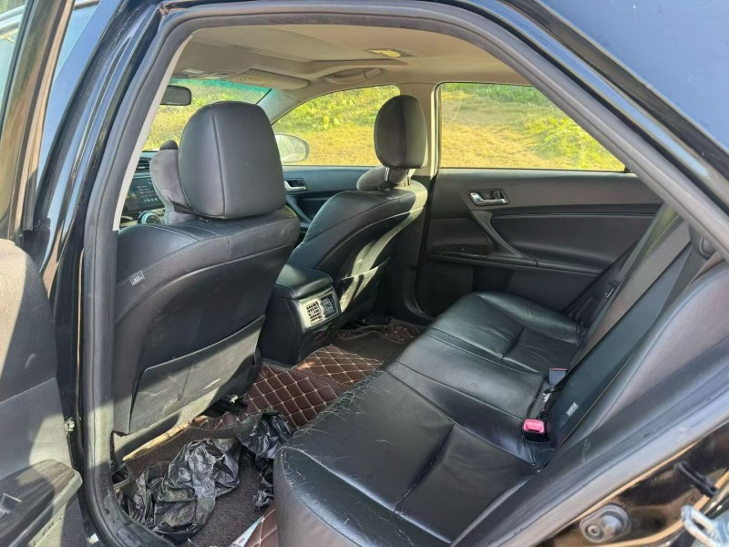 三明13年丰田锐志4