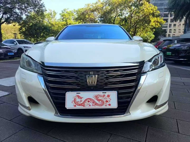 佛山18年丰田皇冠1