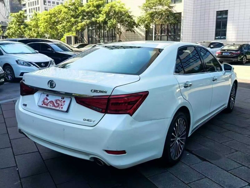 佛山18年丰田皇冠7