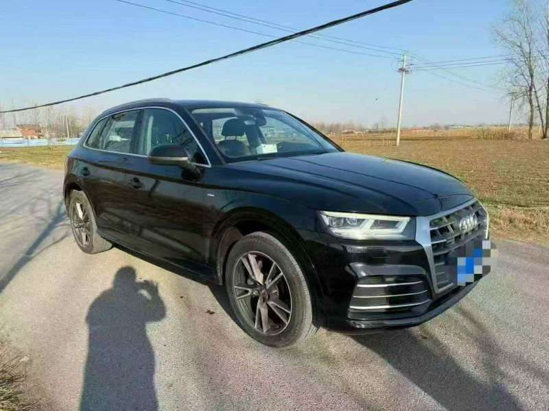 济宁19年奥迪Q53