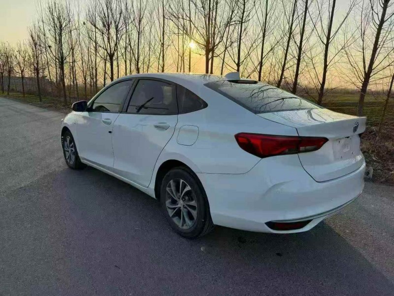 潍坊22年别克威朗8