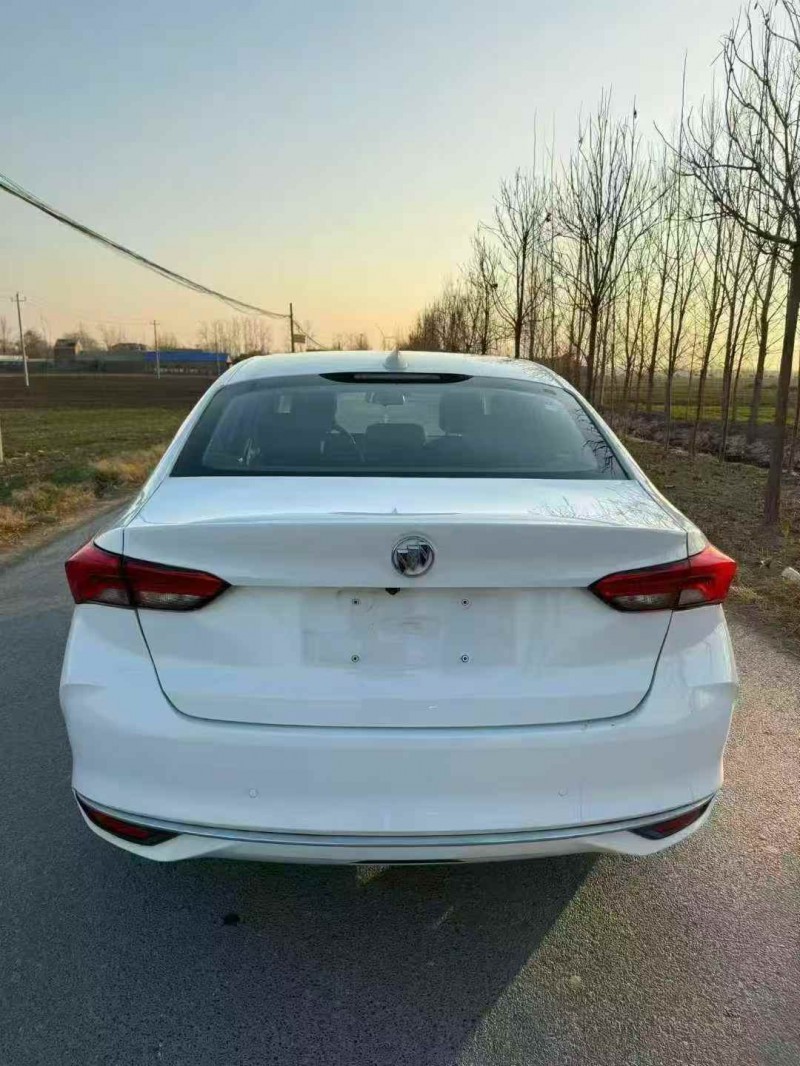 潍坊22年别克威朗9