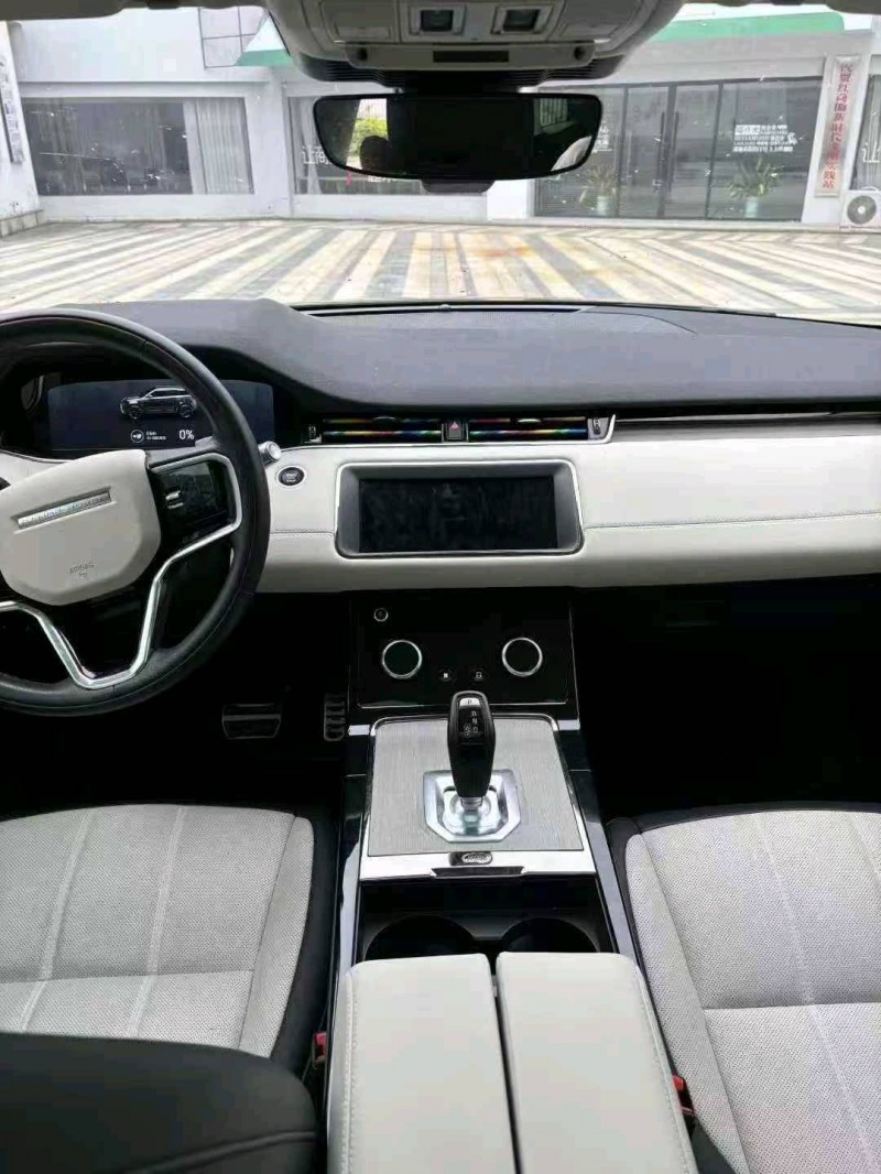 南昌23年路虎极光4