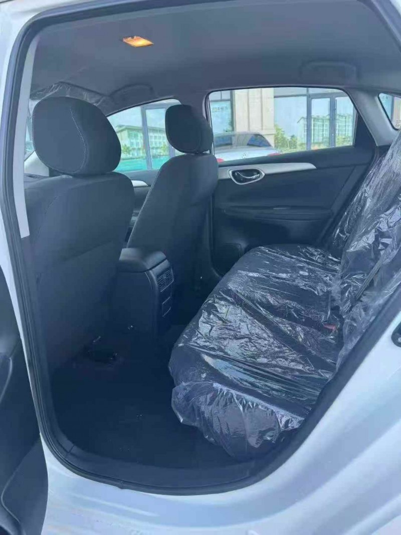 张家口25年日产轩逸5