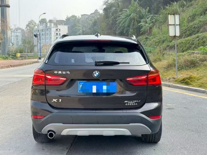 三明18年宝马X19