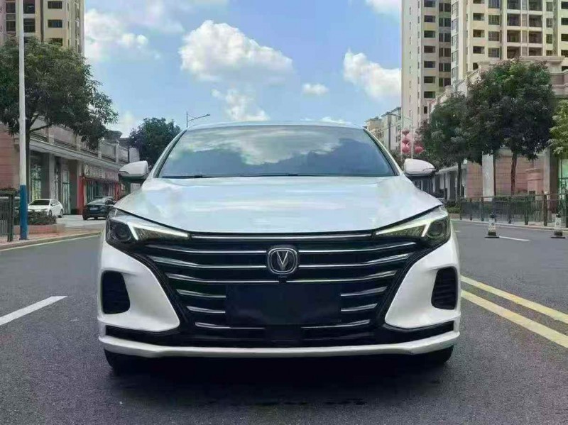 张家界22年长安汽车逸动1