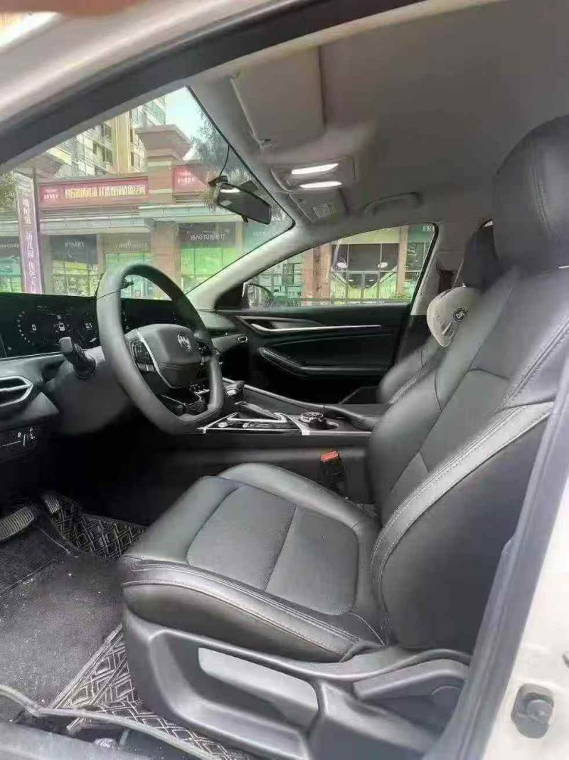 张家界22年长安汽车逸动6