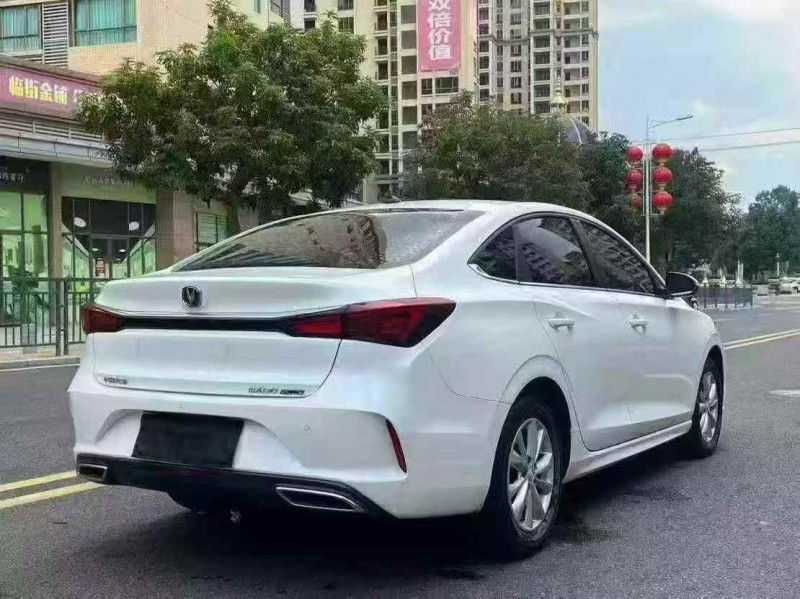 张家界22年长安汽车逸动9