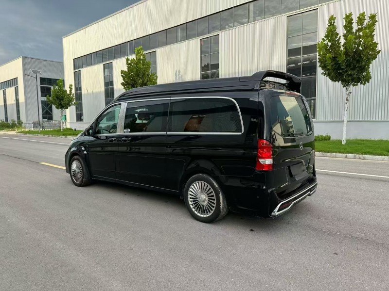 徐州22年奔驰威霆8