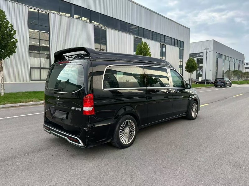 徐州22年奔驰威霆9