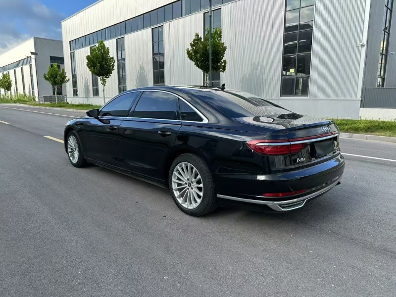 徐州21年奥迪A8L7