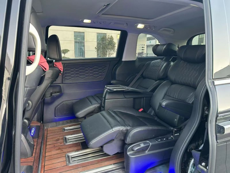 徐州23年本田艾力绅4