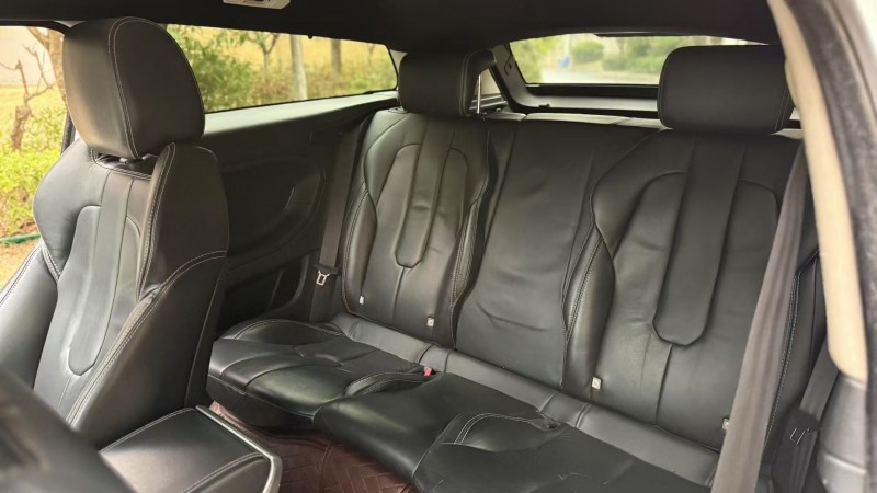 济宁13年路虎极光4