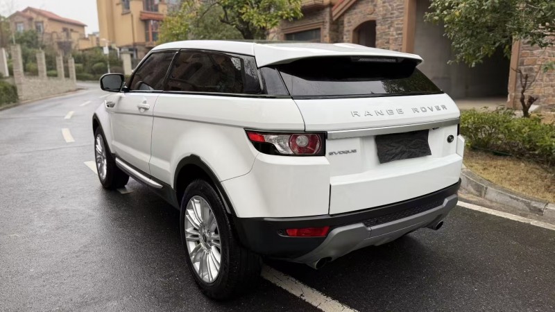 济宁13年路虎极光7