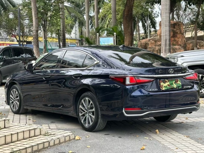 东莞23年雷克萨斯ES8