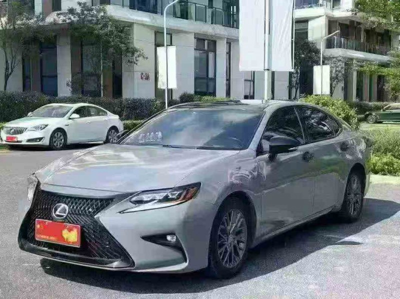 湛江18年雷克萨斯ES3