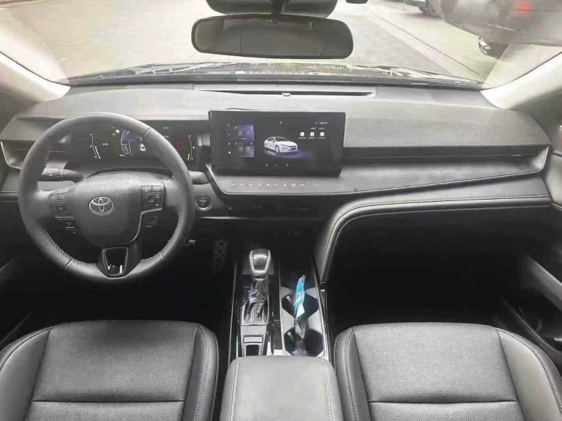 佛山25年丰田凯美瑞7