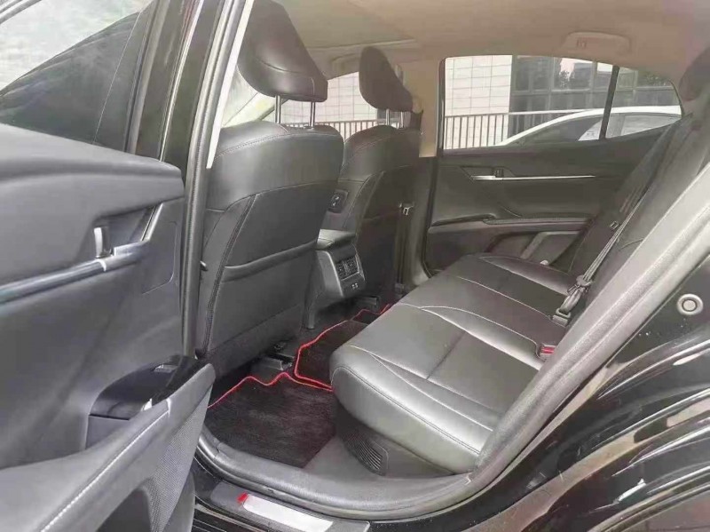 佛山25年丰田凯美瑞8