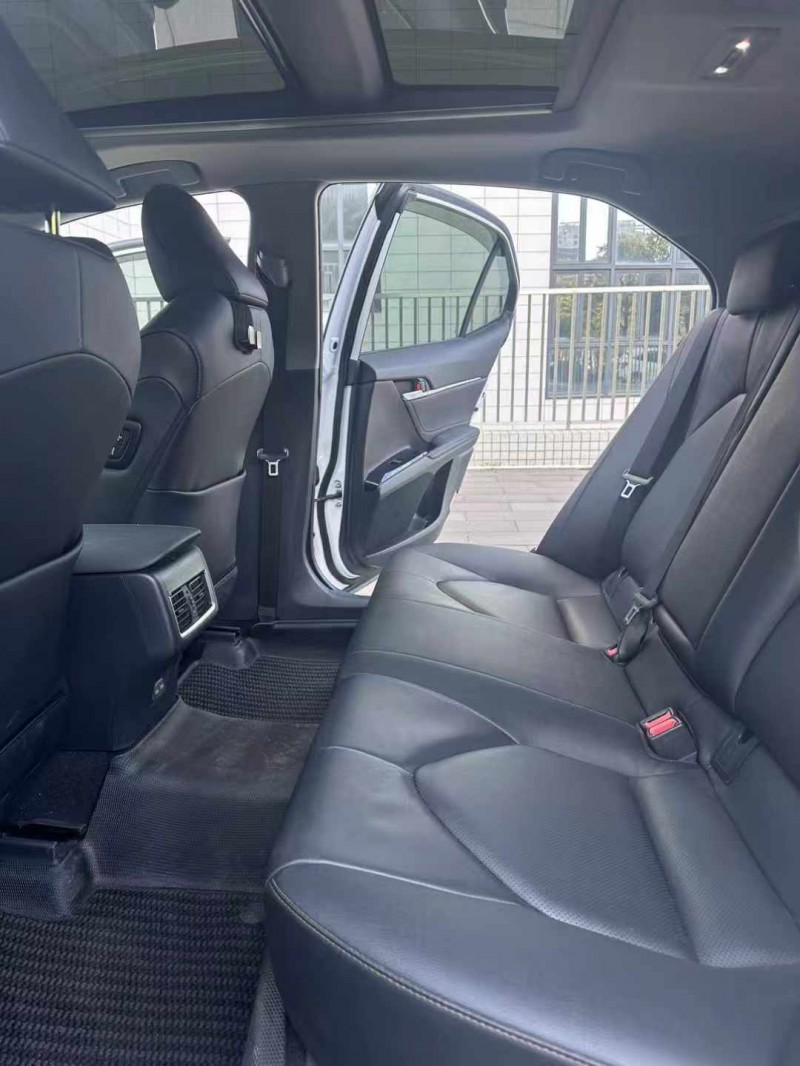 佛山24年丰田凯美瑞6