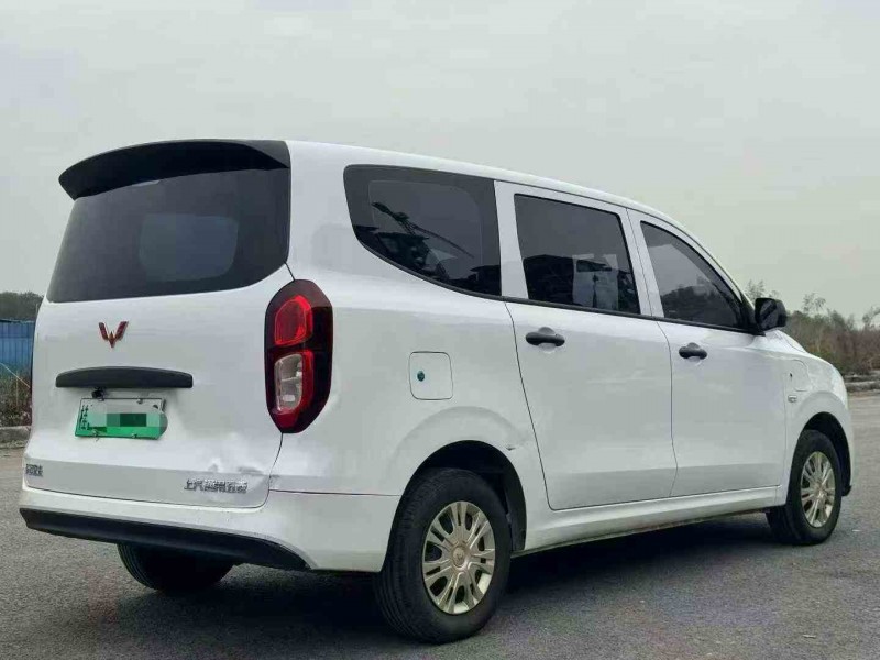 贵港25年五菱汽车宏光7