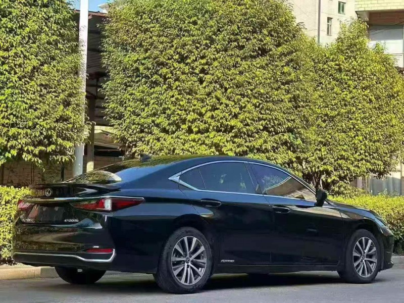 淮安21年雷克萨斯ES7