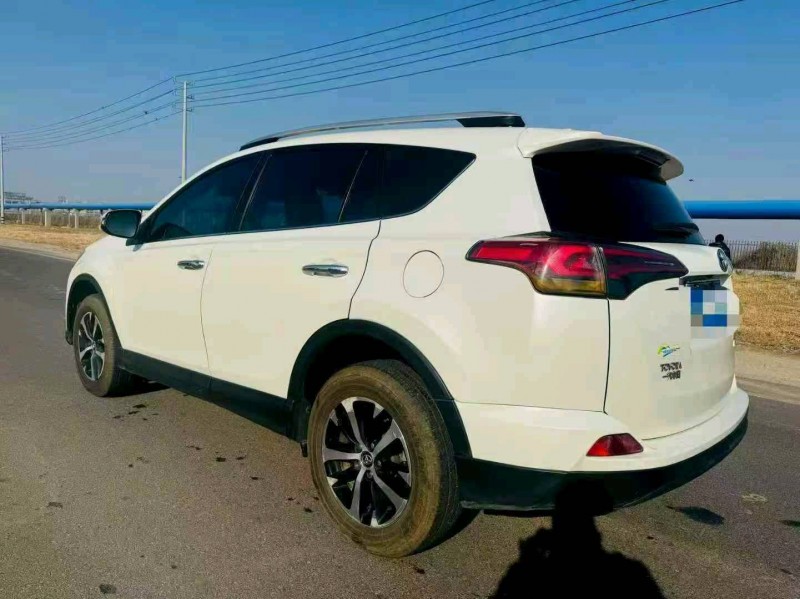 潍坊17年丰田RAV4荣放8