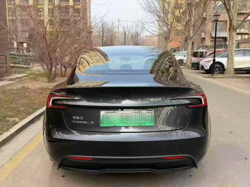 济宁24年特斯拉MODEL 39