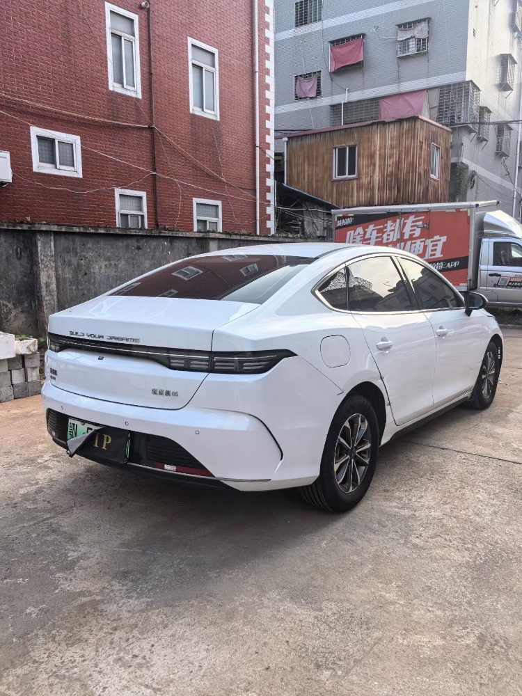 漳州25年比亚迪驱逐舰9