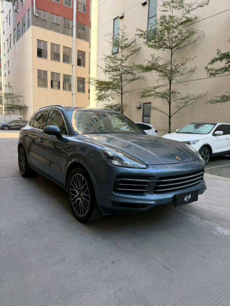 佛山19年保时捷卡宴2