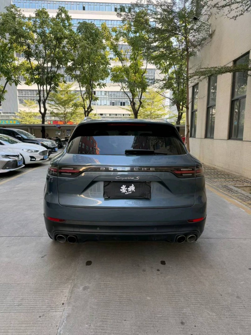 佛山19年保时捷卡宴4