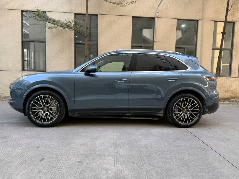 佛山19年保时捷卡宴6