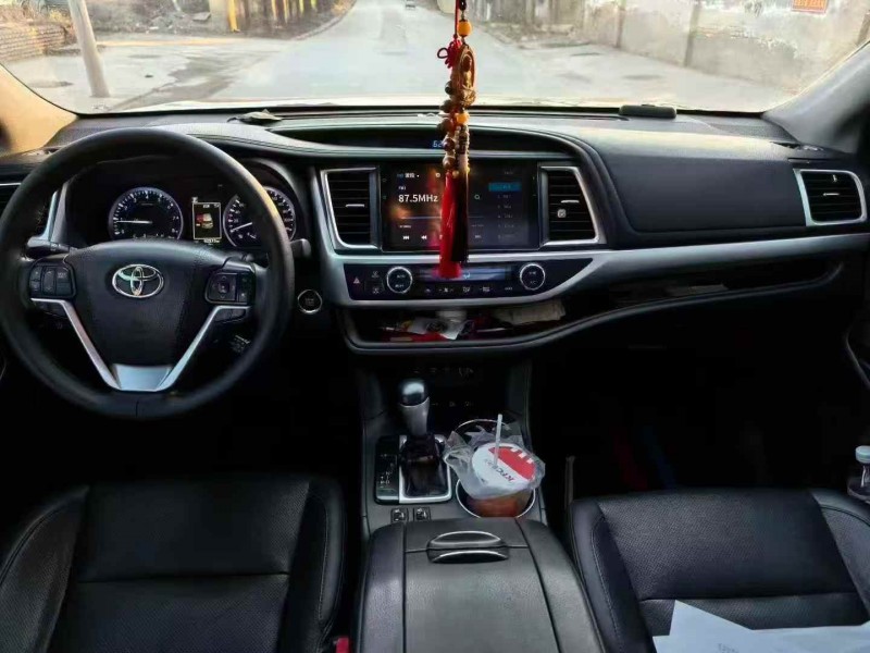 张家口19年丰田汉兰达5