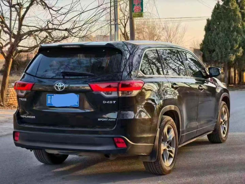 张家口19年丰田汉兰达7