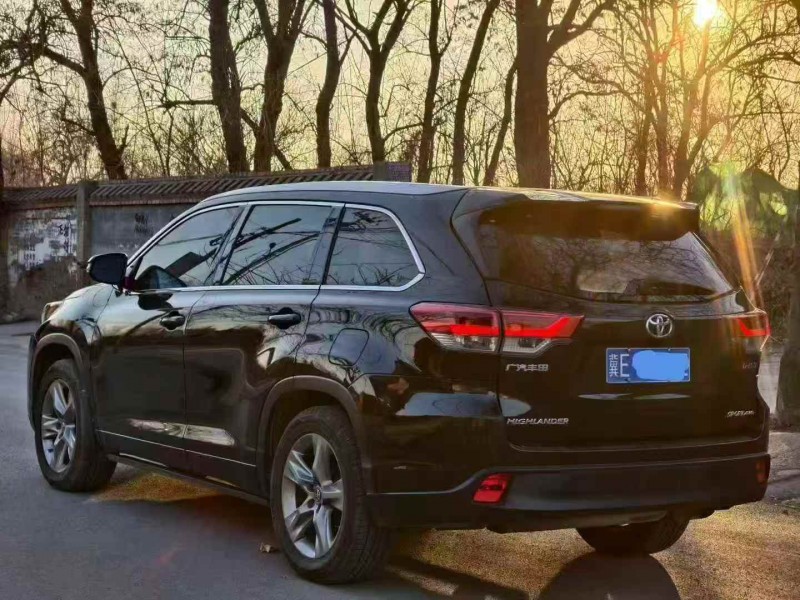 张家口19年丰田汉兰达8