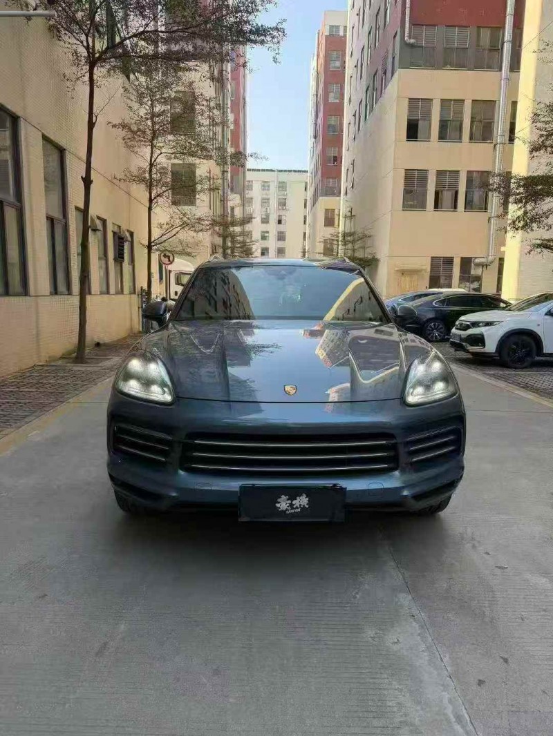 湛江19年保时捷卡宴1